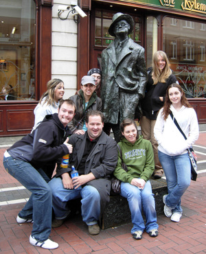 Joyce_and_friends